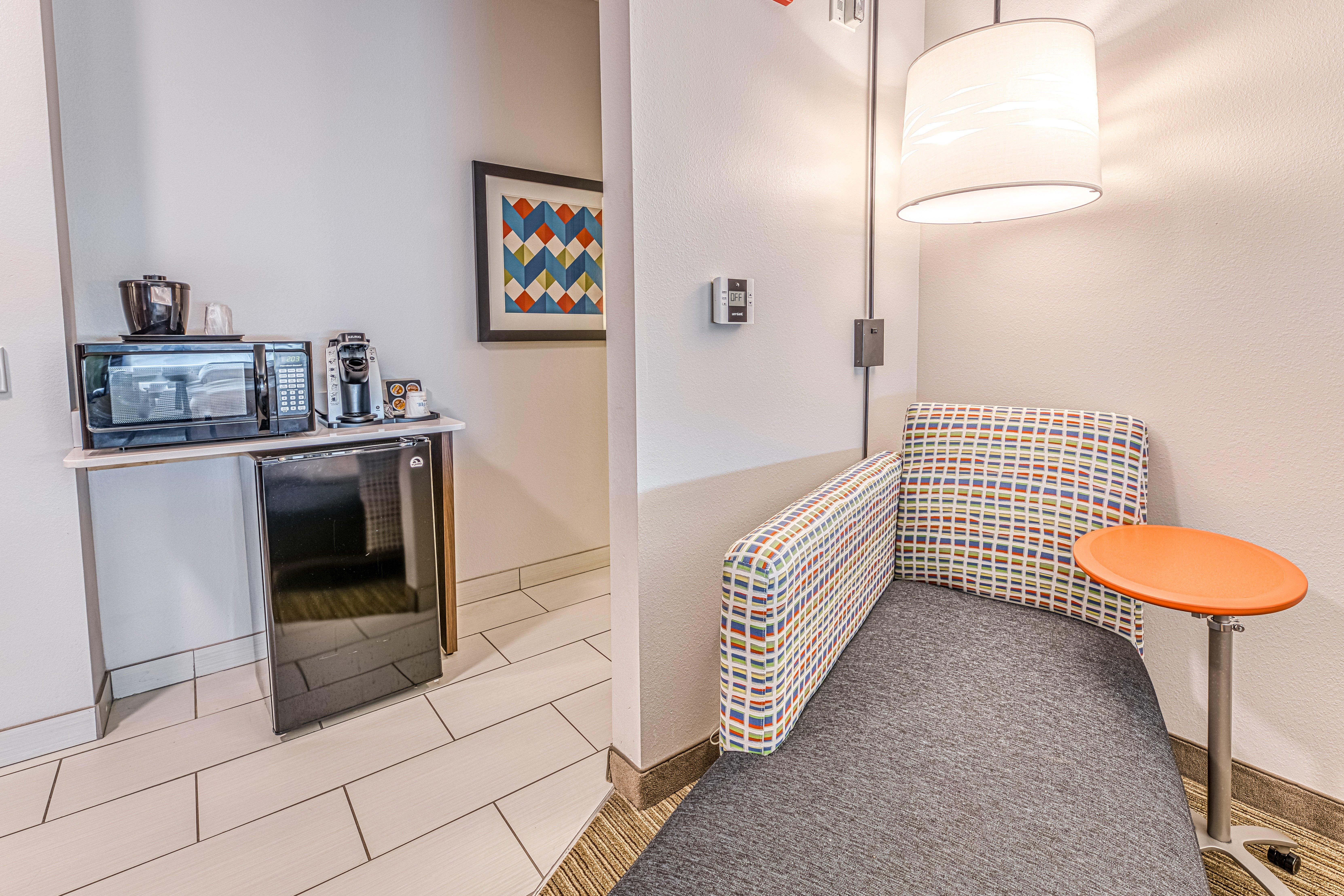 Holiday Inn Express & Suites - Rantoul By Ihg Exterior foto